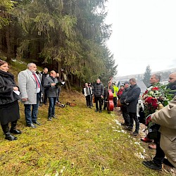 Foto - Pamiatka Rómskych obetí: Spomienka na tragédie v Čiernom Balogu a Zvolene