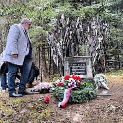 Foto - Pamiatka Rómskych obetí: Spomienka na tragédie v Čiernom Balogu a Zvolene