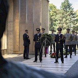 Foto - PAMÄTNÝ DEŇ RÓMSKEHO HOLOKAUSTU. NA BISTERAS / NEZABÚDAME!