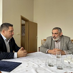 Foto - V Plaveckom Štvrtku vyrastie nová základná škola. Pôvodnej budove hrozilo zrútenie.