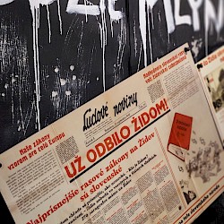 Foto - Holokaust sa nezačal plynovými komorami, ale postupnou dehumanizáciou, nenávistnými prejavmi a propagandou.