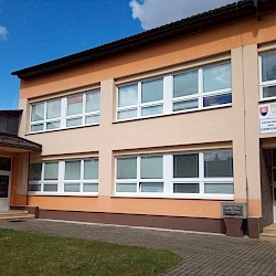 Foto - Prevencia nezamestnanosti začína druhošancovým vzdelaním: v Breznici študuje 15 dospelých klientov Rozvojového tímu na stredných školách