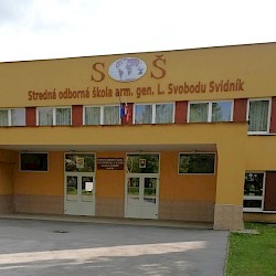 Foto - Prevencia nezamestnanosti začína druhošancovým vzdelaním: v Breznici študuje 15 dospelých klientov Rozvojového tímu na stredných školách