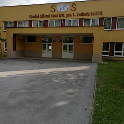 Foto - Prevencia nezamestnanosti začína druhošancovým vzdelaním: v Breznici študuje 15 dospelých klientov Rozvojového tímu na stredných školách