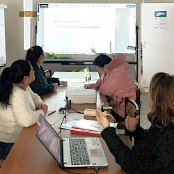 Foto - Prevencia nezamestnanosti začína druhošancovým vzdelaním: v Breznici študuje 15 dospelých klientov Rozvojového tímu na stredných školách