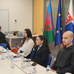 Foto - Úrad splnomocnenca vlády SR pre rómske komunity spustil stážový program pre mladých lídrov