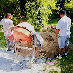 Foto - Jasov: požičovňa náradia zlepšuje podmienky bývania a rozširuje príležitosti pre obyvateľov