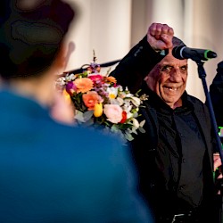 Foto - Ocenené osobnosti, ktoré svojou celoživotnou prácou prispeli k rozvoju spoločnosti, podpore rómskej komunity a búraniu predsudkov a stereotypov.