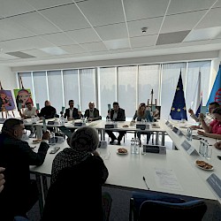 Foto - Úspešné a obsažné zasadnutie Rady splnomocnenca vlády Slovenskej republiky pre rómske komunity pre mimovládne neziskové organizácie na ÚSVRK