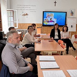 Foto - Slovenská delegácia pod vedením Úradu splnomocnenca vlády SR pre rómske komunity absolvovala odborný deň školského ošetrovateľstva v Maďarsku