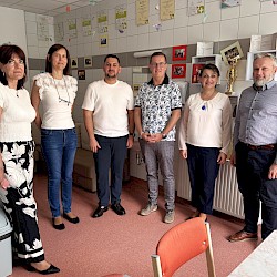 Foto - Slovenská delegácia pod vedením Úradu splnomocnenca vlády SR pre rómske komunity absolvovala odborný deň školského ošetrovateľstva v Maďarsku