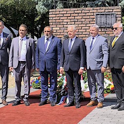 Foto - NA BISTERAS. NEZABÚDAME. Pamätný deň rómskeho holokaustu v Dunajskej Strede.