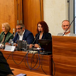 Foto - Tisíce ľudí získali prácu či pomoc pri bývaní. Rozvojové tímy zároveň otvárajú obciam cestu k investíciám