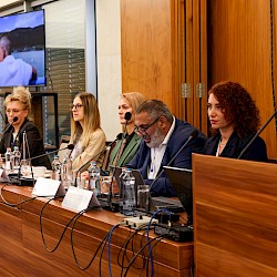 Foto - Tisíce ľudí získali prácu či pomoc pri bývaní. Rozvojové tímy zároveň otvárajú obciam cestu k investíciám